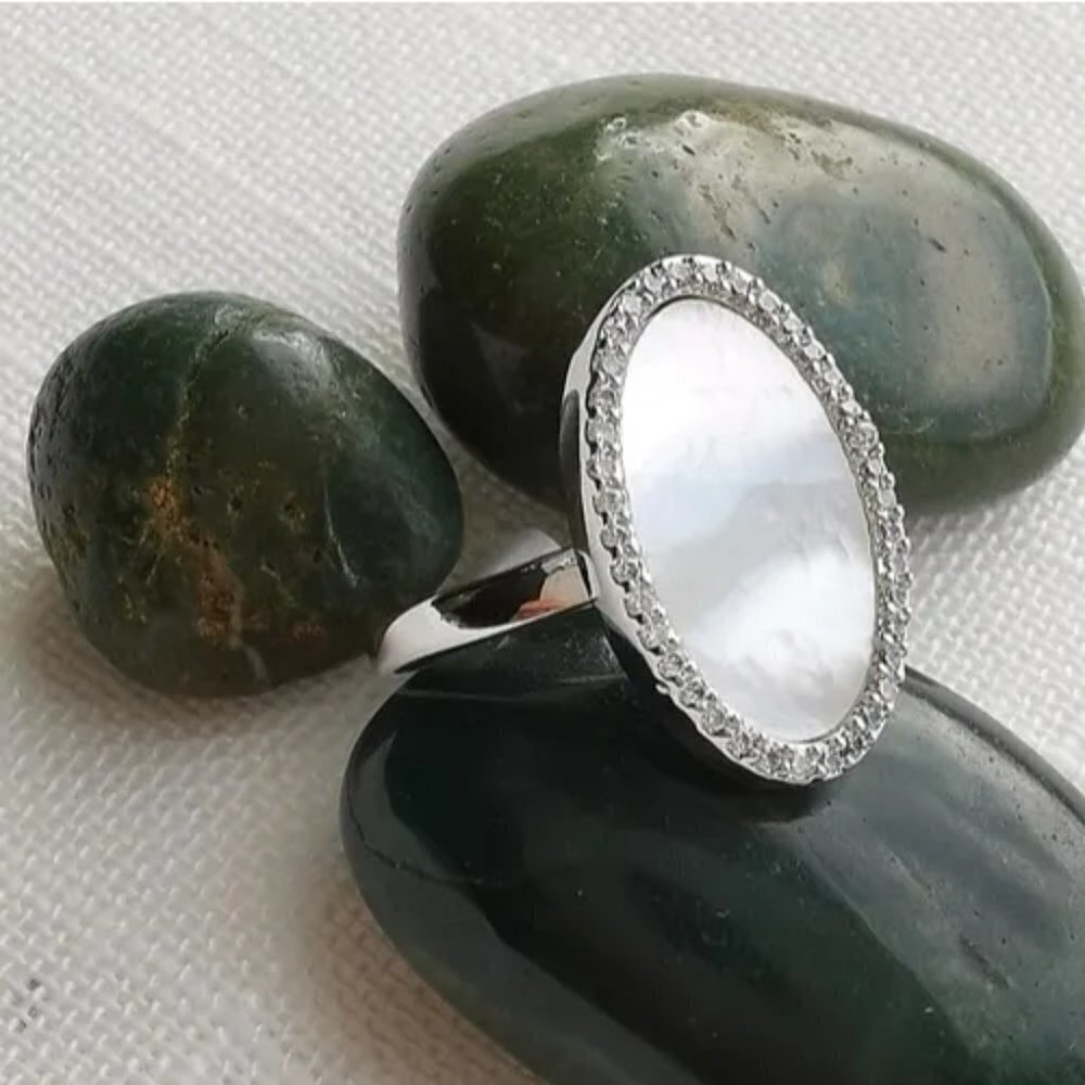Mother Of Pearl Halo Cz Silver Ring Size 7 32$